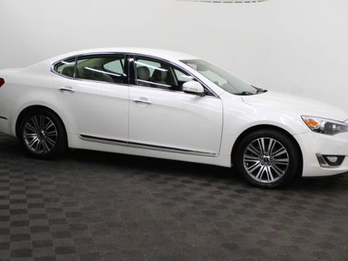 Used 2016 Kia Cadenza image 3
