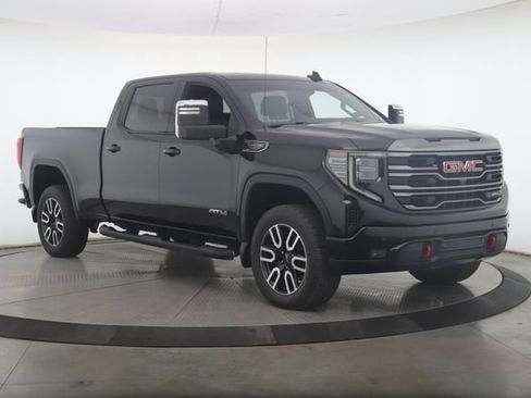 Used 2023 GMC Sierra 1500 AT4 w/ Technology Package AWD/4WD image 2