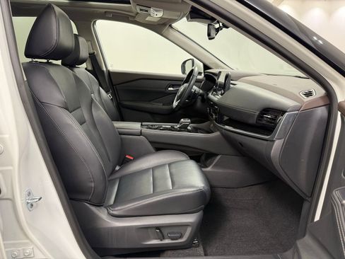 Used 2022 Nissan Rogue SL w/ SL Premium Package image 27