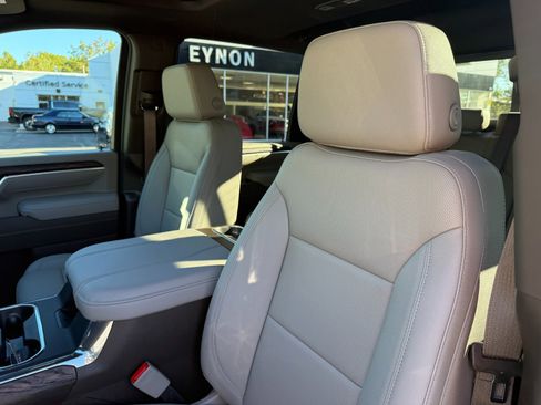 New 2026 GMC Sierra 2500 SLT w/ SLT Premium Package image 14