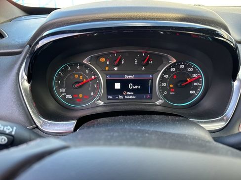 Used 2023 Chevrolet Traverse LT w/ LT Premium Package AWD/4WD image 9