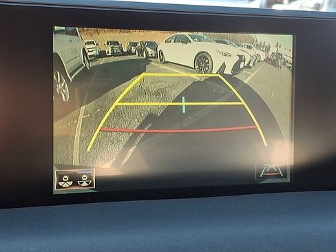 Used 2022 Lexus UX 200 image 12