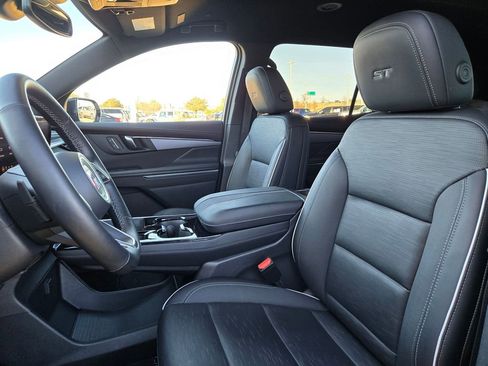 Used 2025 Buick Enclave Sport Touring image 29