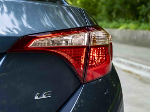 Used 2019 Toyota Corolla LE w/ Body Protection Package FWD image 13