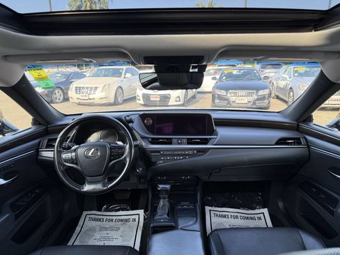 Used 2019 Lexus ES 350 w/ Premium Package image 14