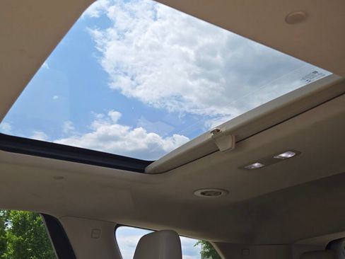 Used 2018 Buick Enclave Essence FWD image 21