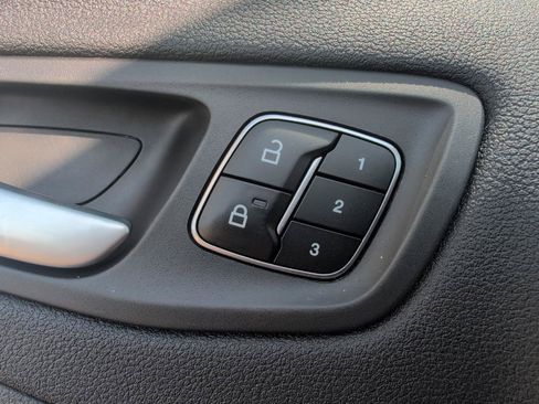 Used 2019 Ford Escape Titanium AWD/4WD image 25