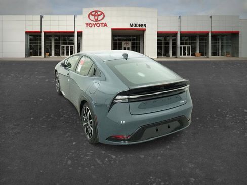 New 2026 Toyota Prius Plug-In Hybrid FWD image 18