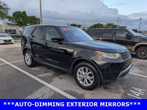 Used 2019 Land Rover Discovery SE image 2