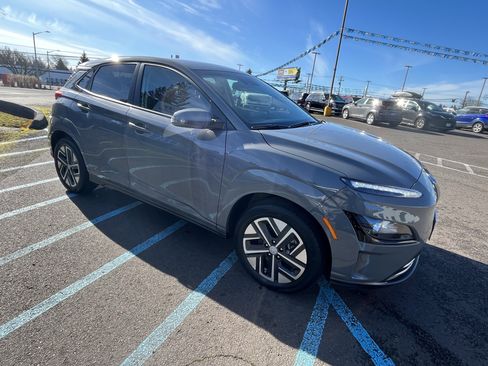 Certified 2023 Hyundai Kona SE w/ Cargo Package image 7