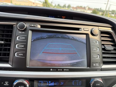 Certified 2018 Toyota Highlander XLE AWD/4WD image 20