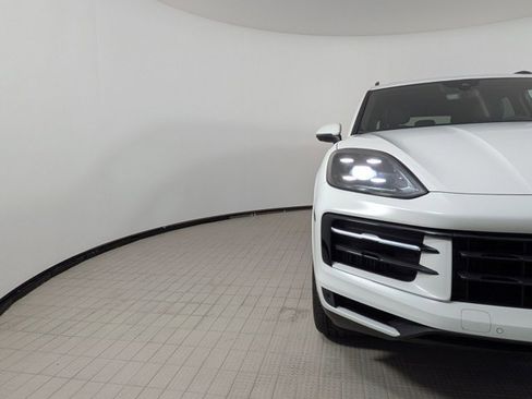 Certified 2024 Porsche Cayenne S AWD/4WD image 12