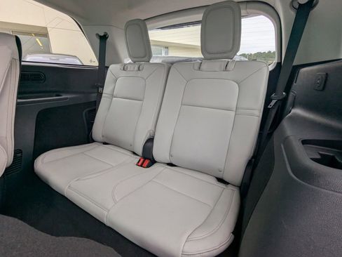 New 2026 Lincoln Aviator 2WD image 17