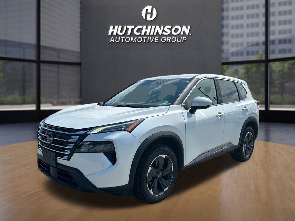 Used 2025 Nissan Rogue SV FWD image 3