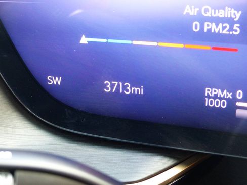 Used 2025 Buick Envision Avenir AWD/4WD image 28