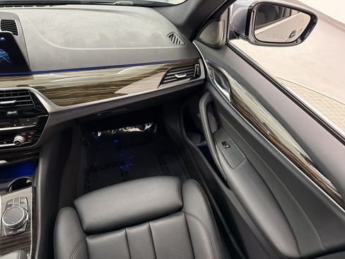 Used 2018 BMW 530e RWD image 30