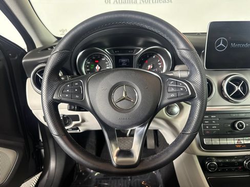 Certified 2020 Mercedes-Benz GLA 250 4MATIC image 24