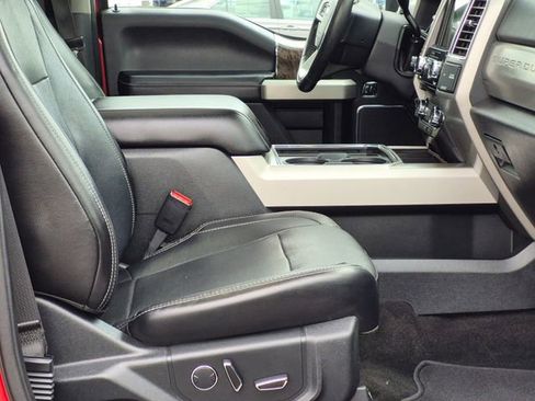 Used 2017 Ford F250 Lariat w/ Lariat Ultimate Package AWD/4WD image 23