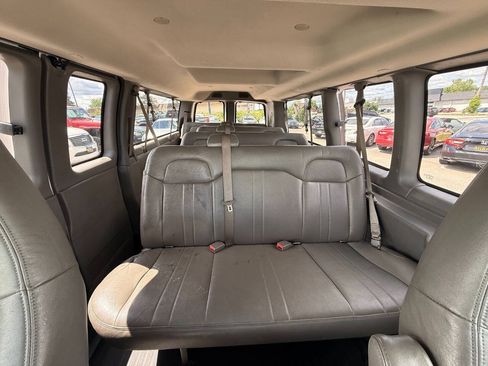 Used 2017 GMC Savana 3500 LS RWD image 44