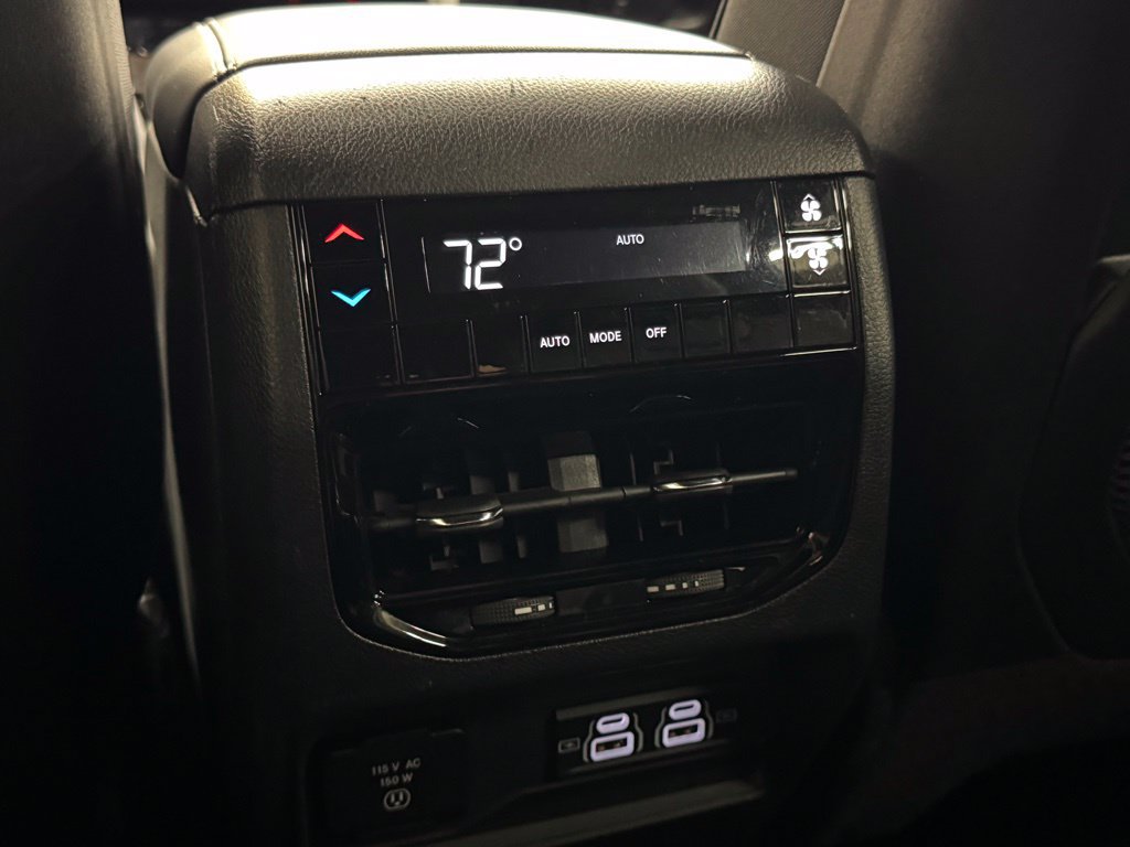 Used 2024 Jeep Grand Cherokee L Altitude AWD/4WD image 31