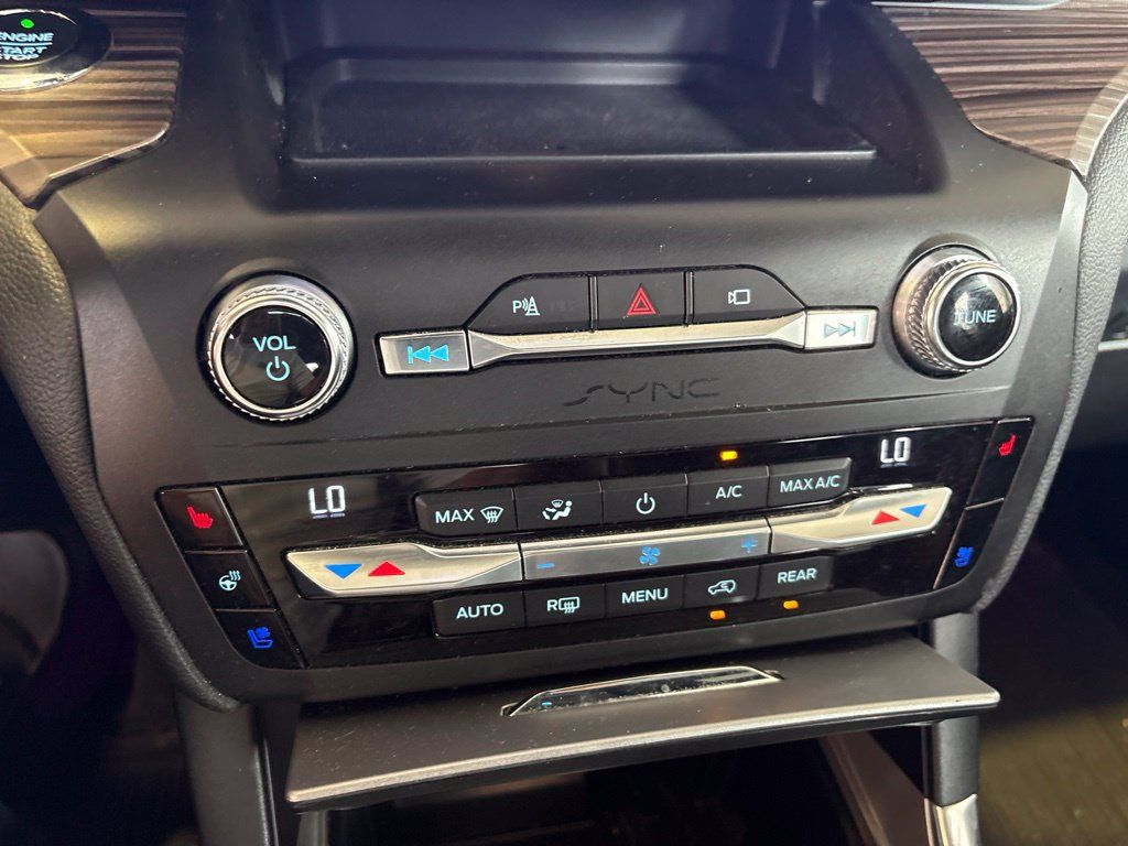 Used 2020 Ford Explorer Limited AWD/4WD image 20