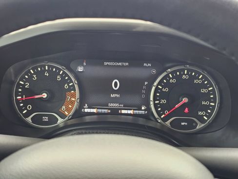 Used 2021 Jeep Renegade Latitude w/ Convenience Group AWD/4WD image 17
