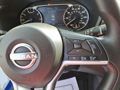 Used 2025 Nissan Altima 2.5 SV image 19