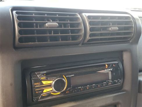 Used 1998 Jeep Wrangler Sport image 24