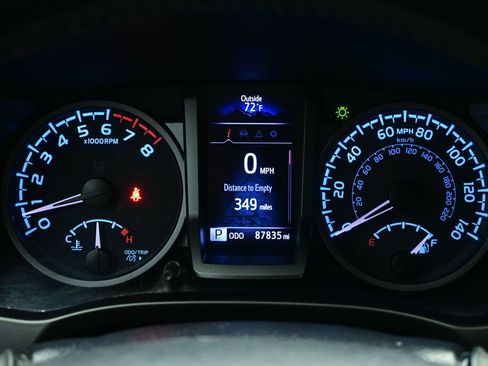 Used 2020 Toyota Tacoma TRD Sport RWD image 24