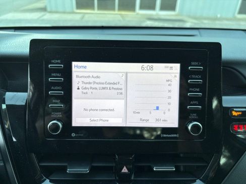 Used 2024 Toyota Camry LE image 19