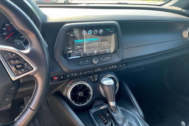 Used 2018 Chevrolet Camaro LT RWD image 6
