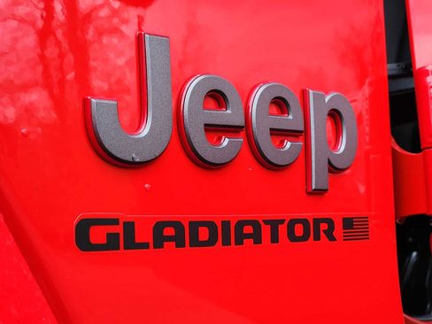 Certified 2025 Jeep Gladiator Rubicon AWD/4WD image 29