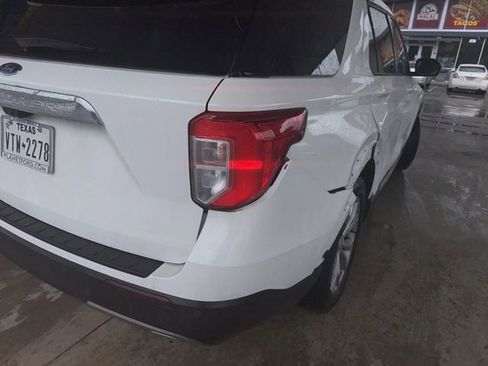 Used 2024 Ford Explorer XLT w/ Equipment Group 202A image 6