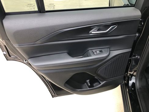 New 2025 Jeep Grand Cherokee Altitude image 35