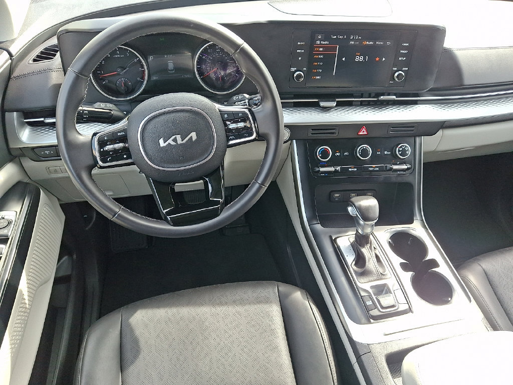 Used 2024 Kia Carnival LX FWD image 12