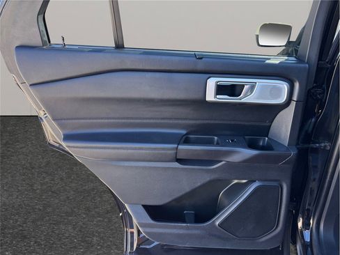 Used 2020 Ford Explorer Platinum w/ Premium Technology Package image 42