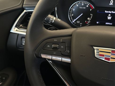 Certified 2023 Cadillac XT6 Luxury FWD image 27