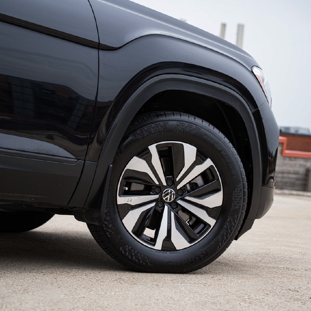 Used 2025 Volkswagen Atlas SE FWD image 11