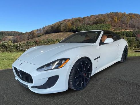 Used 2014 Maserati GranTurismo Sport image 3