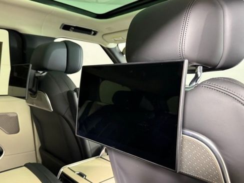 Used 2024 Land Rover Range Rover Long Wheelbase Autobiography image 28
