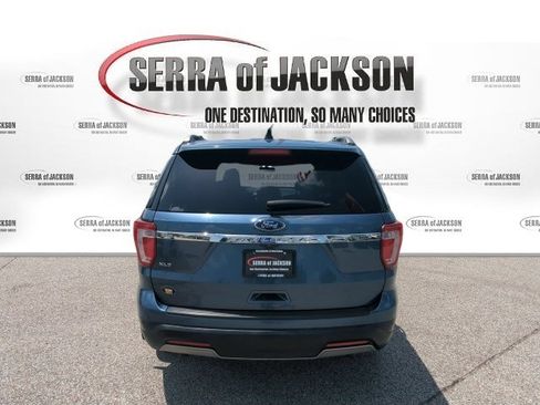 Used 2019 Ford Explorer XLT FWD image 7