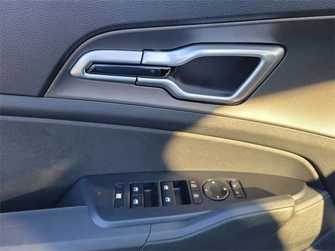 New 2026 Kia Sportage LX image 11