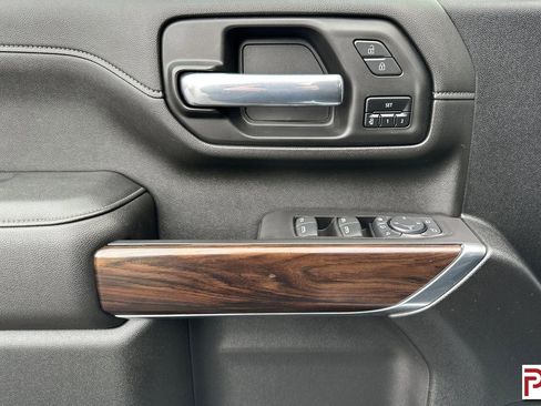 Certified 2021 GMC Sierra 3500 SLT w/ SLT Convenience Package image 11