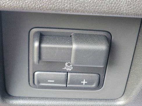 Used 2023 Chevrolet Colorado Z71 w/ Z71 Convenience Package 2 image 29