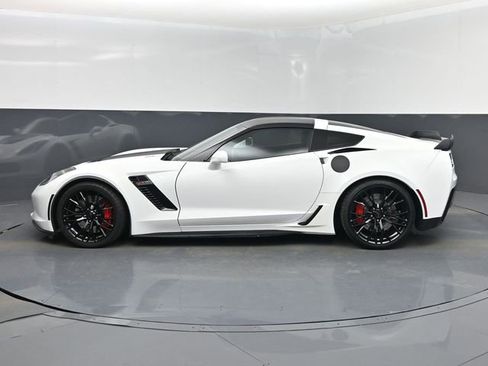 Used 2016 Chevrolet Corvette Z06 w/ 3LZ Preferred Equipment Group RWD image 10
