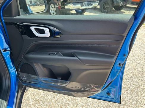 New 2025 Jeep Compass Limited w/ Sun and Sound Group image 30