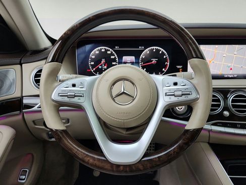 Used 2019 Mercedes-Benz S 560 Sedan image 31