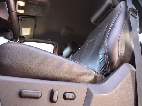 Used 2014 Ford F350 Lariat w/ Lariat Interior Package image 19