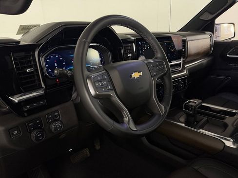Used 2024 Chevrolet Silverado 1500 High Country w/ Technology Package AWD/4WD image 22