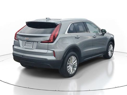 Used 2024 Cadillac XT4 Luxury w/ Cold Weather Package AWD/4WD image 3